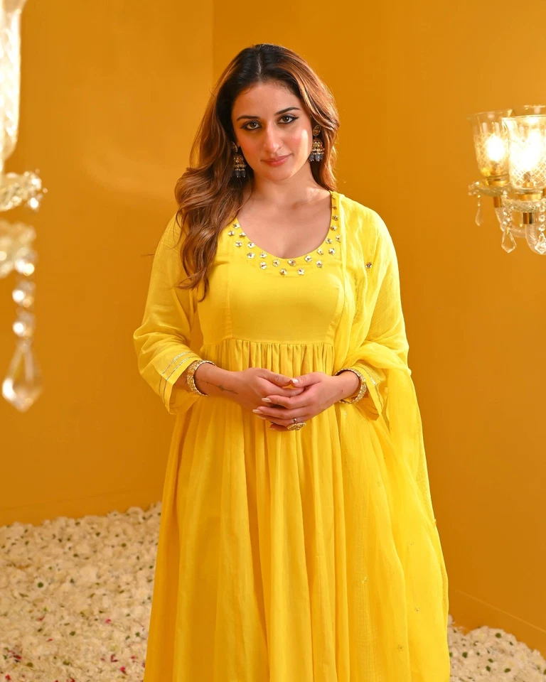 Bollywood Paquistaní Kurta Pantalón Dupatta Conjunto Diseñador Mujeres Salwar Kameez Kurti Foto 4 de 4