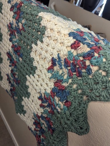 Coperta all'uncinetto fatta a mano - Foto 2 di 8