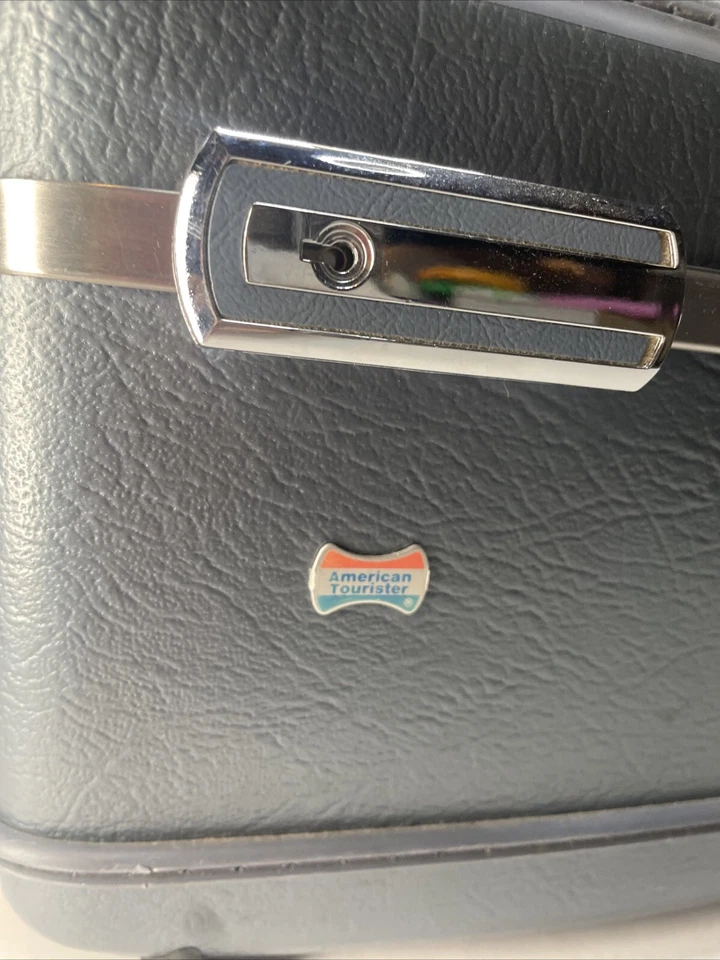 Estuche de Maquillaje Rígido Azul Vintage American Tourister “Tiara” Equipaje Usado Foto 4 de 4