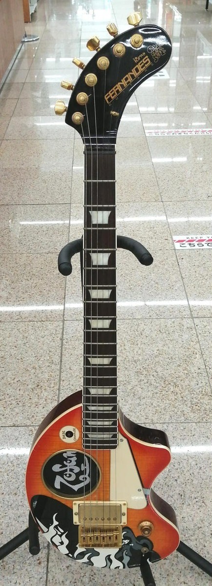 FERNANDES ZO-3 ART ROCK SERIES DAZED with “DAZE COMFUSE” lettering