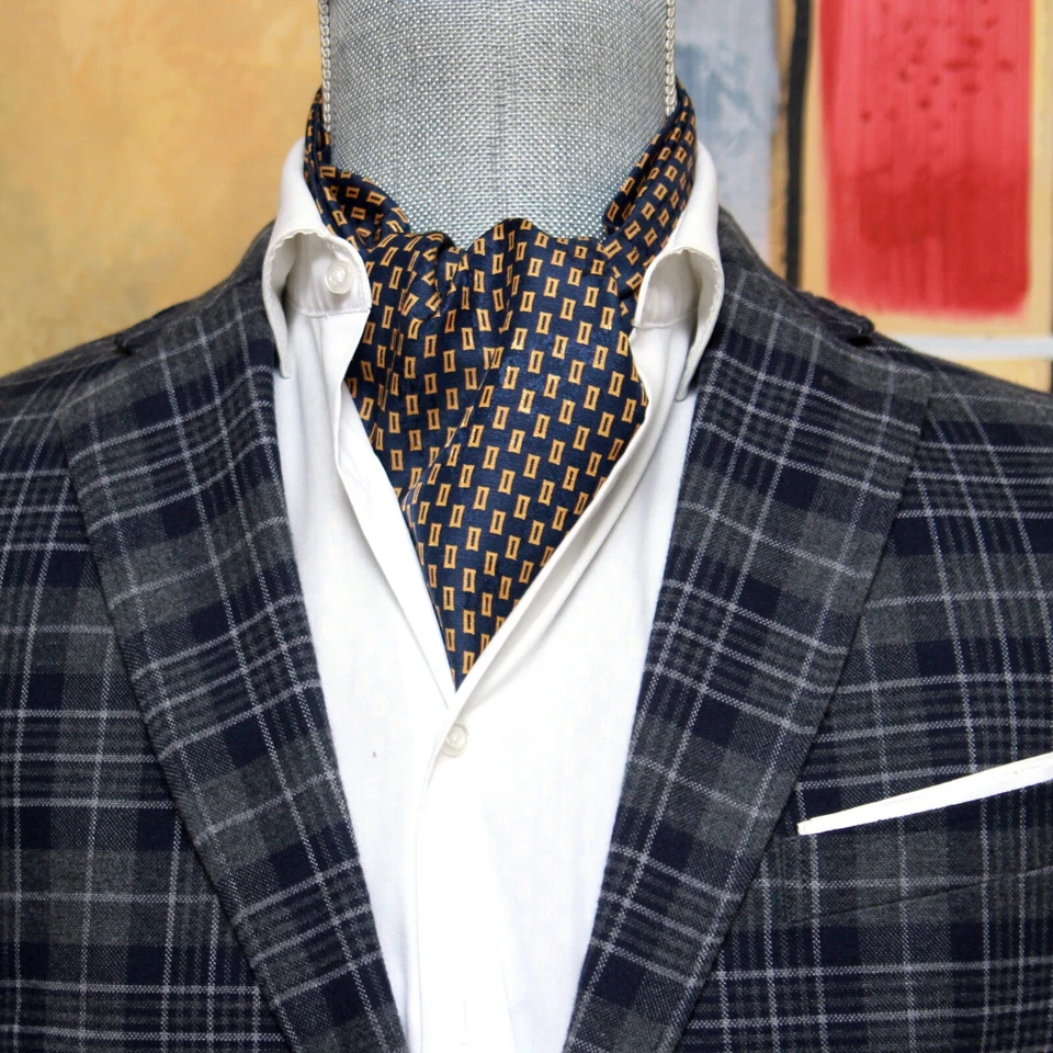 Caja de regalo para hombre Cravat Ascot 100 % seda negro azul marino oro adorno A208 Foto 3 de 4