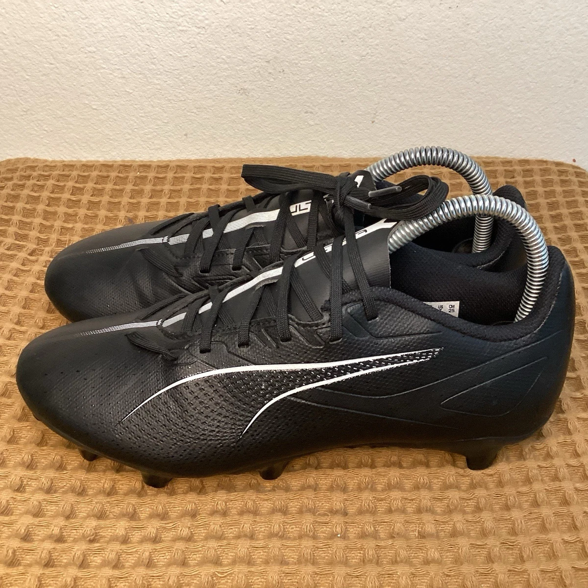 Preços baixos em PUMA 7 Chuteiras e Tênis de futebol dos EUA para