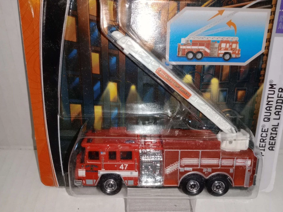 2008 Matchbox Working Rigs Pierce Quantum Aerial Ladder FIRE Truck - Image 2 of 4