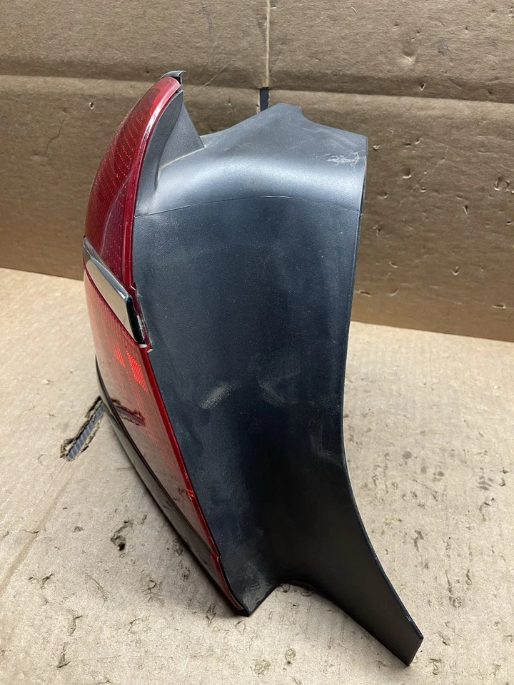 Luz trasera izquierda izquierda del lado del conductor Mercury Grand Marquis 1998-2002 OEM #S354 Foto 4 de 4