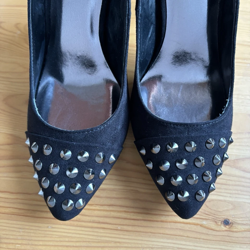 Tacones altos con tachuelas 6 negros puntiagudos imitación gamuza mafia esposa glamour rockero gótico nuevo en caja Foto 3 de 4