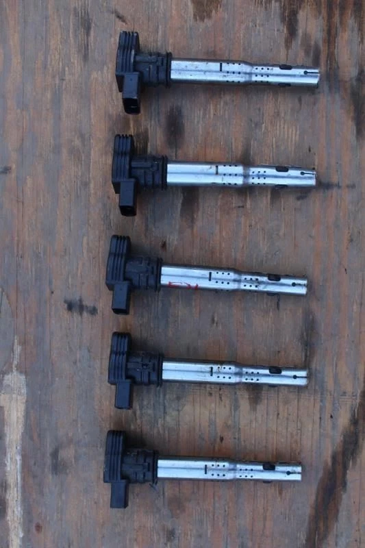 Volkswagen Jetta 2009 bobinas de encendido del motor 5 piezas 2,5 L Foto 2 de 4