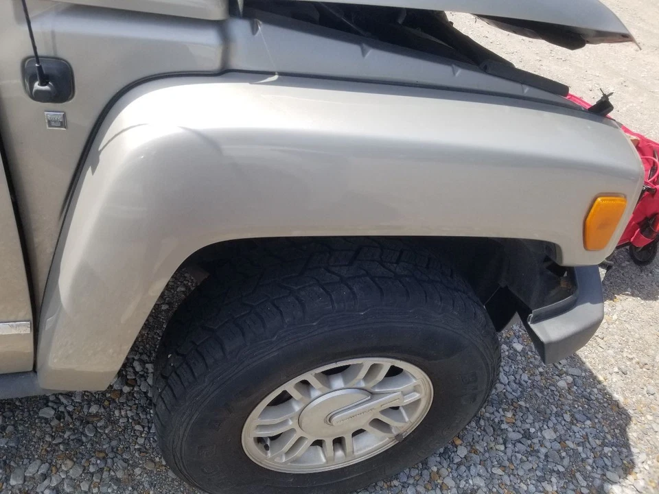 09 2009 HUMMER H3T PASSENGER RIGHT LARGE FENDER FLARE WITH LAMP GRAY  Foto 2 de 4