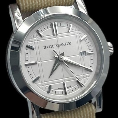 Burberry Heritage Damenuhr Silber Weißes Zifferblatt Karo Armband Quarz aus...