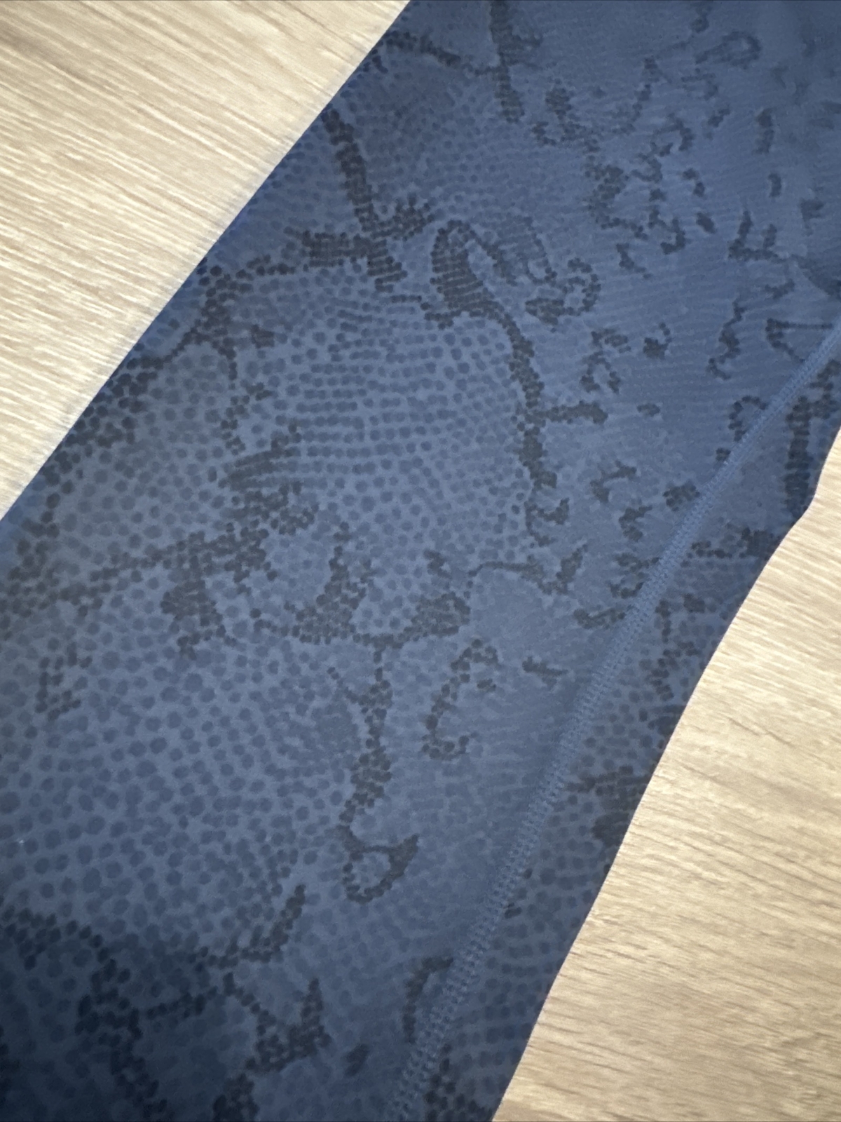 ALLFENIX High waisted Python Charcoal Leggings Ru… - image 2