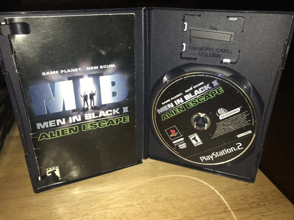 Men in Black II: Alien Escape (Sony PlayStation 2, 2002) Complete - Image 2 of 4