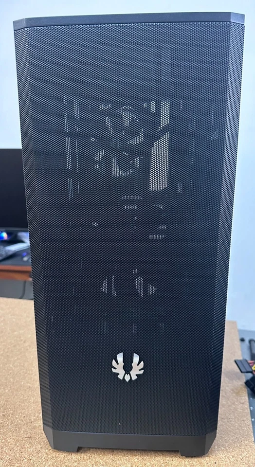 [USADO][ABOLLADURA][NEGRO][BFC-NSE-300-KKGSK-RP]BitFenix Nova Mesh SE TG Midi Tower Foto 2 de 4
