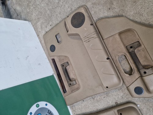 LAND ROVER DISCOVERY 2 TD5 SET OF 4 DOOR CARDS BEIGE - Picture 6 of 9