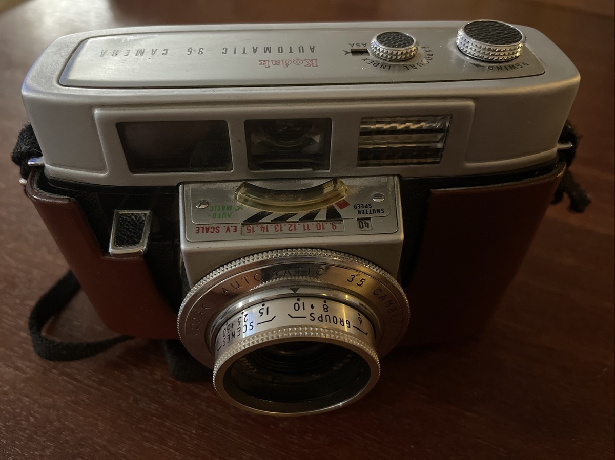Vintage Kodak Automatic 35 Camera 44mm 2.8 lens Synchro 80 Shutter