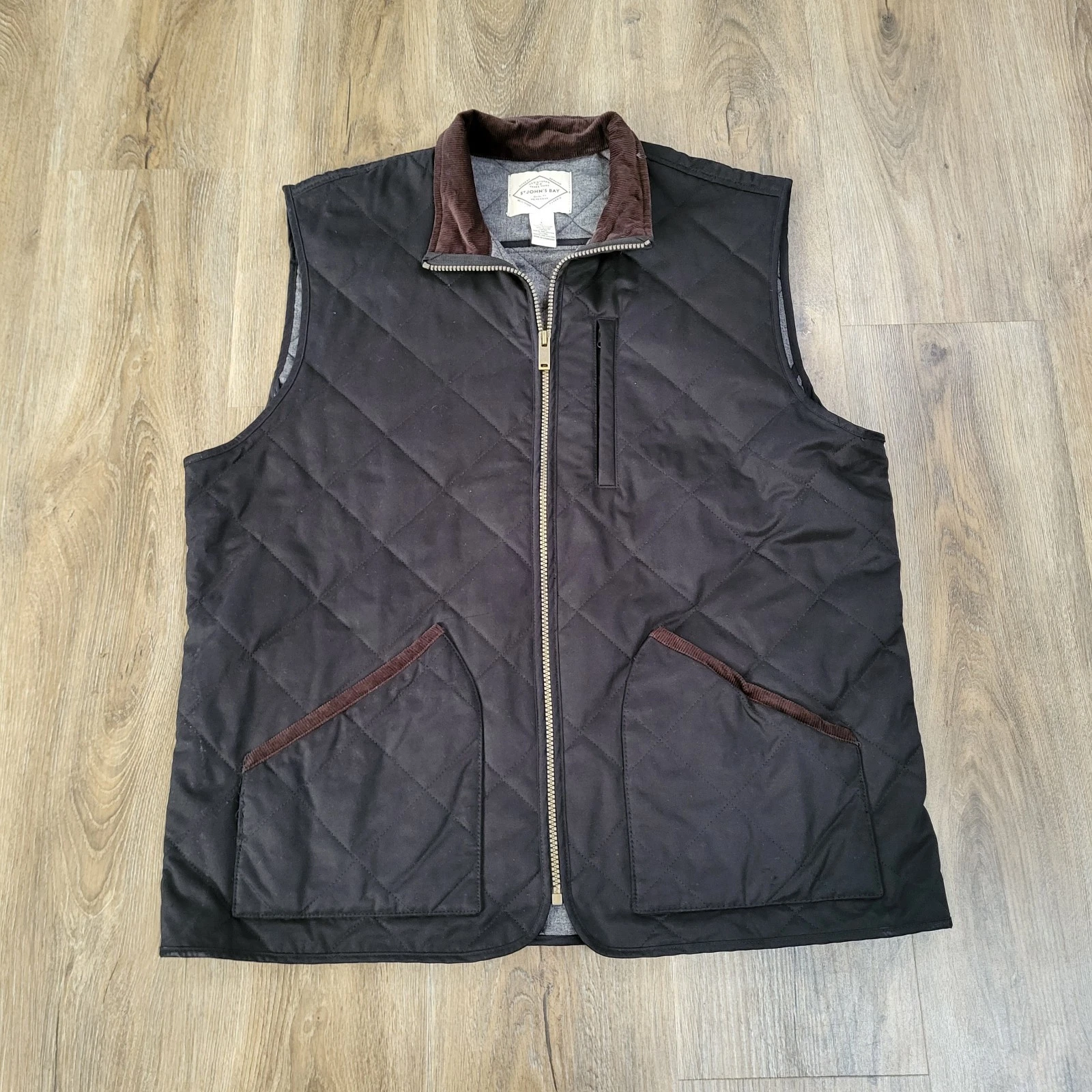 St Johns Bay Vest Mens Large Black Quilted Zip Front Corduroy Collar Farm Barn
Opens in a new window