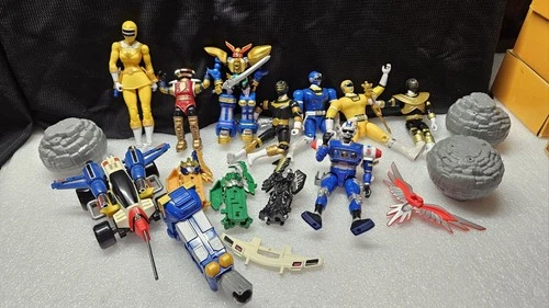 Lot Of 15 Vintage Power Rangers 2004