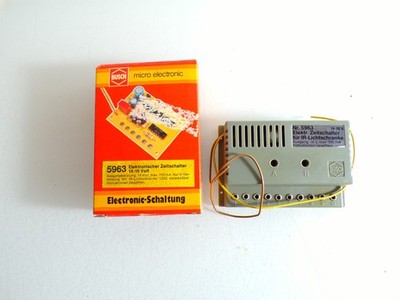 Busch 5963 Elektronischer Zeitschalter siehe Foto in OVP PK2186