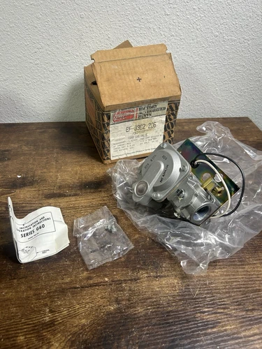 Carrier EF33CZ206 Combination Gas Valve VLV34A-648R