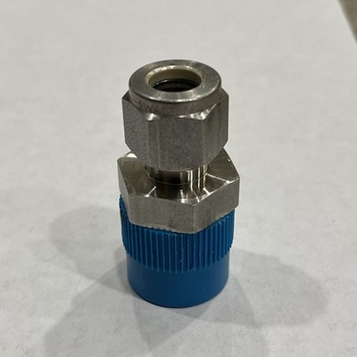 Swagelok Stainless Steel Fitting, 3/8'' OD Tube x 1/2'' Male NPT, SS-600-1-8