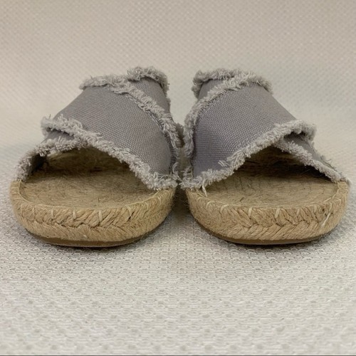 Sandalia sin cordones Tahari Saran Criss Cross Flecos Gris 8 - Imagen 3 de 12