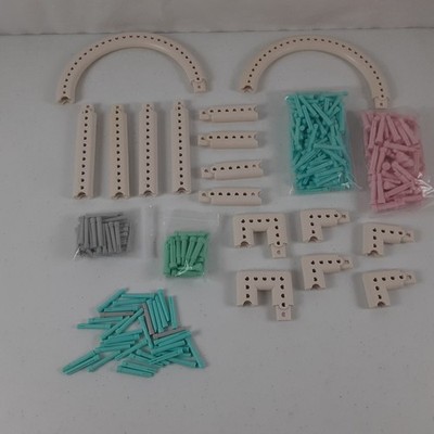 Build A Loom Craft Kit Round, Extension & Basic Pieces with Assorted Pegs