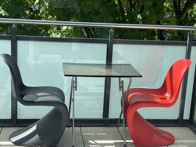 VITRA HAL Stuhl schwarze Beine Metall, Designer:Jasper Morrisson