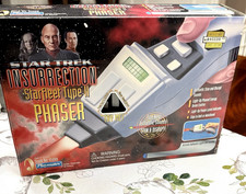 VINTAGE STAR TREK INSURRECTION STARFLEET TYPE II PHASER PLAYMATES 1998  READ 