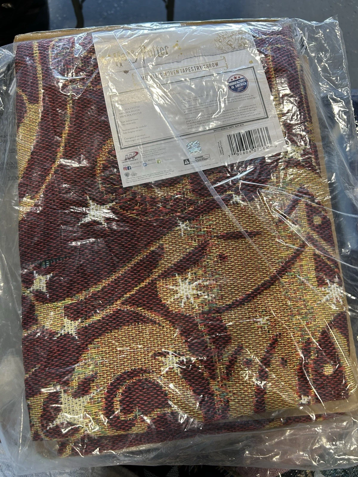 Harry Potter Hogwarts Woven Tapestry Throw Blanket Metallic Gryffindor