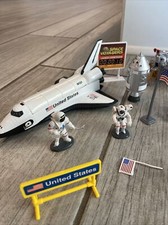 28 Piece nasa playset Spaceship And Astronauts  
