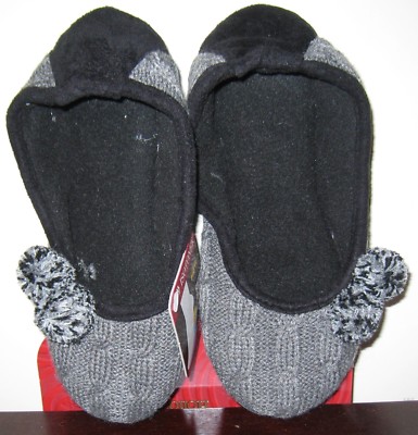 totes ISOTONER Charcoa lGray Cable Knit Ballet Slippers w/Pom Poms, S(5-6) 