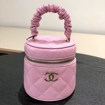 CHANEL BEAUTE ミニバニティ CHANEL BEAUTE ♡ミニバニティ♡ 可愛くて