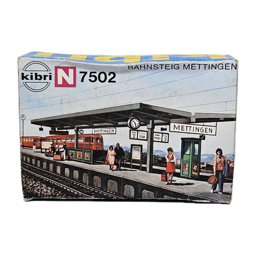 Kibri 1:87 N Model Kit B-7502 Doll Mercedes-Benz Plastic Model Kit Unbuilt Boxed