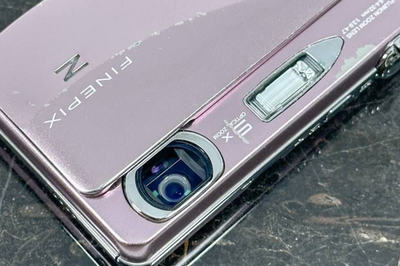 Fujifilm FinePix Z700EXR PINK 12.0MP 5x Optical Zoom Digital FUJI