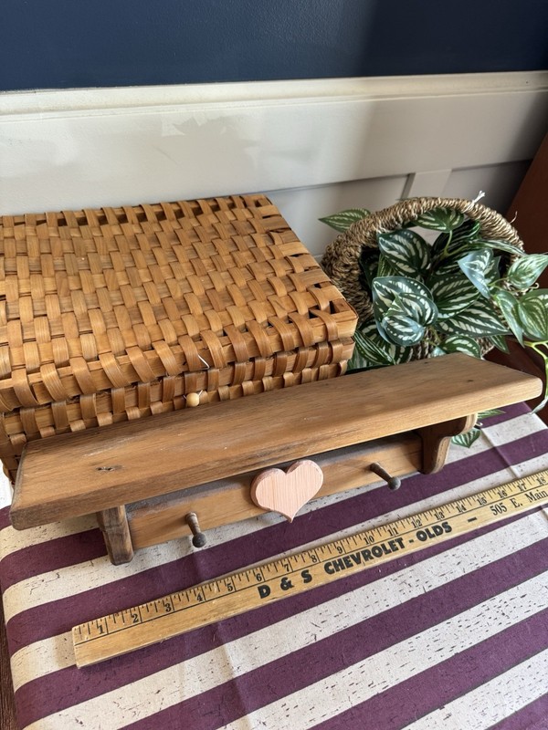 Vintage heart Wood Wall Mounted Peg Shelf Brown cottage core Grandmacore