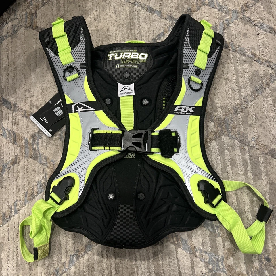 NUEVA Mochila de Hidratación American Kargo Turbo - 1.5 Litros - Amarilla/Negro Foto 2 de 4