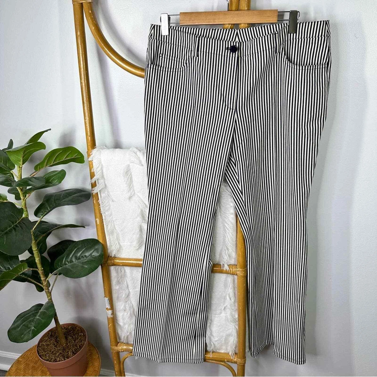 Akris Punto Navy Blue and White Stripe Straight Leg Pants sz 10