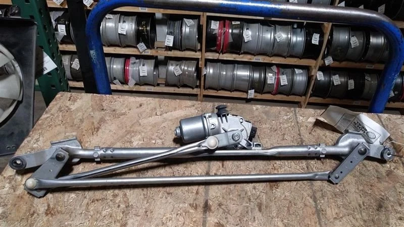 2017 Chevrolet CAMARO    Wiper Motor, Windshield 1710873 - Image 3 of 4