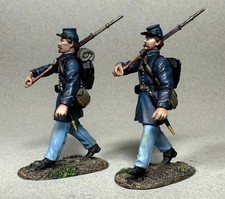 BRITAINS CIVIL WAR UNION 31493 UNION FOREVER TWO UNION INFANTRY MARCHING