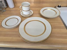 Mikasa L5531 Antique Lace 5 Piece Setting - Two Place Settings