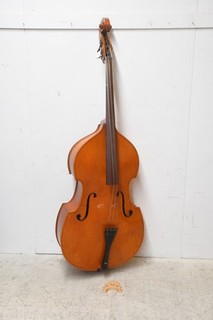 Q79G01 Kontrabass mit Tasche