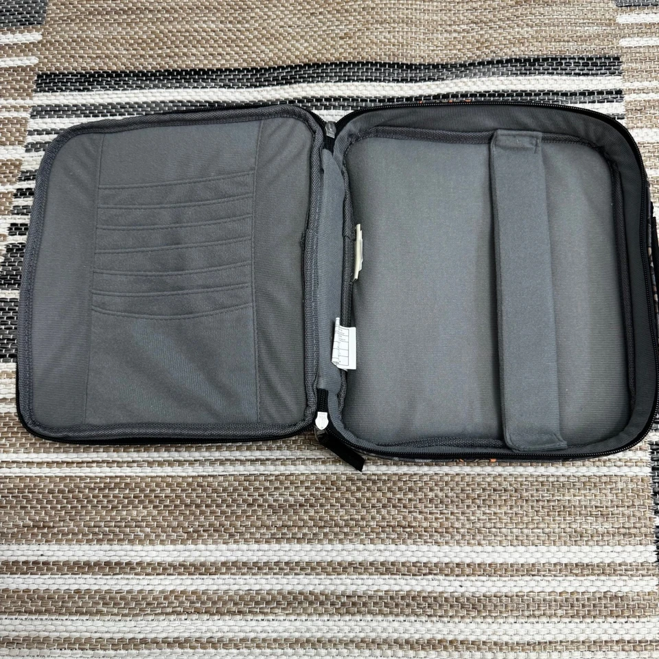 Pottery Barn Kids Slithering Snakes Mackenzie Handled Travel Case - Image 4 of 4