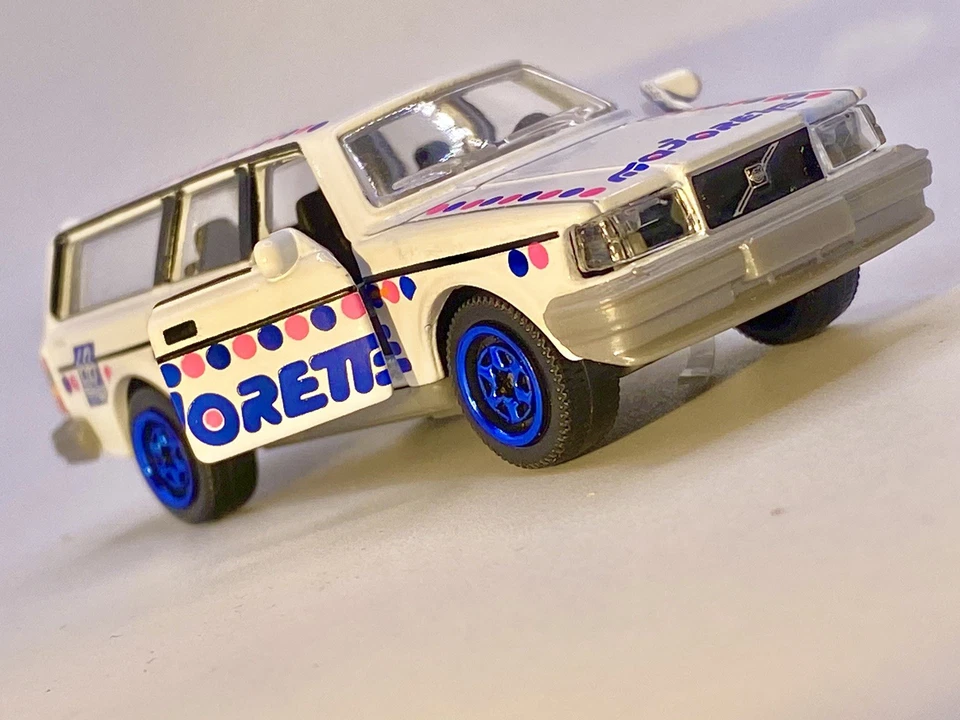 MAJORETTE🔥Volvo 240 GL Estate Edición Limitada Mp Exclusivo 60 Aniversario NUEVO SUELTO Foto 2 de 4