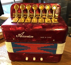 Vintage Golden Cup UC102 Accordion Made In China Instructions Original Box 