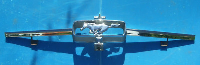 VINTAGE 1964 FORD MUSTANG CORRAL GRILL MASKOTTCHEN ~ ORIGINAL C4ZB8A224A PFERDEABZEICHEN