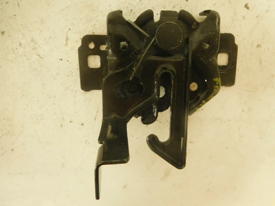 Ford Crown Victoria 2005 capó delantero bloqueo pestillo Foto 2 de 4