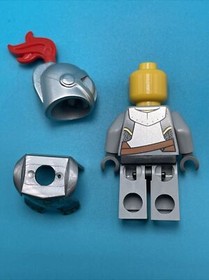 Lego Castle Kingdoms Lion Knight Minifigure 10223 W/ Armor