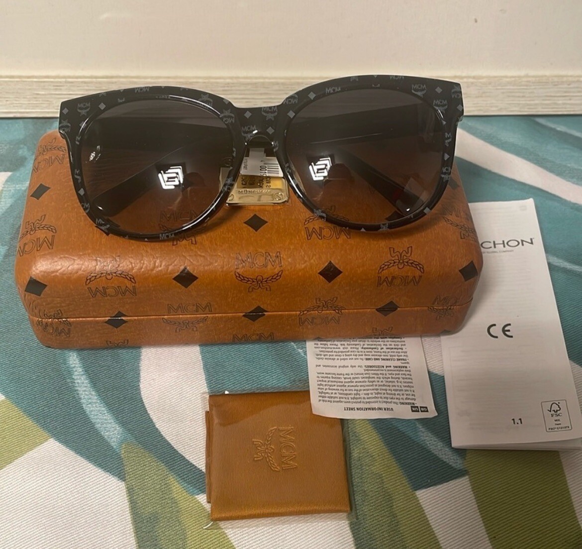 MCM sunglasses ?Authentic New with tag MCM Worldwide MW0015 Sunglasses | Select Eyewear main image 3