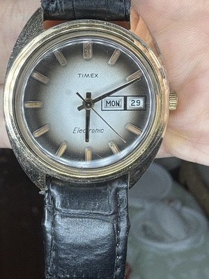 Vintage 1970s Timex Electronic Day Date Watch Electromechanical Serviced Mens