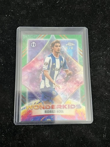 Rodrigo Mora 2025-26 Topps Chrome UEFA UCC Wonderkids Green Hongbao /9 Porto