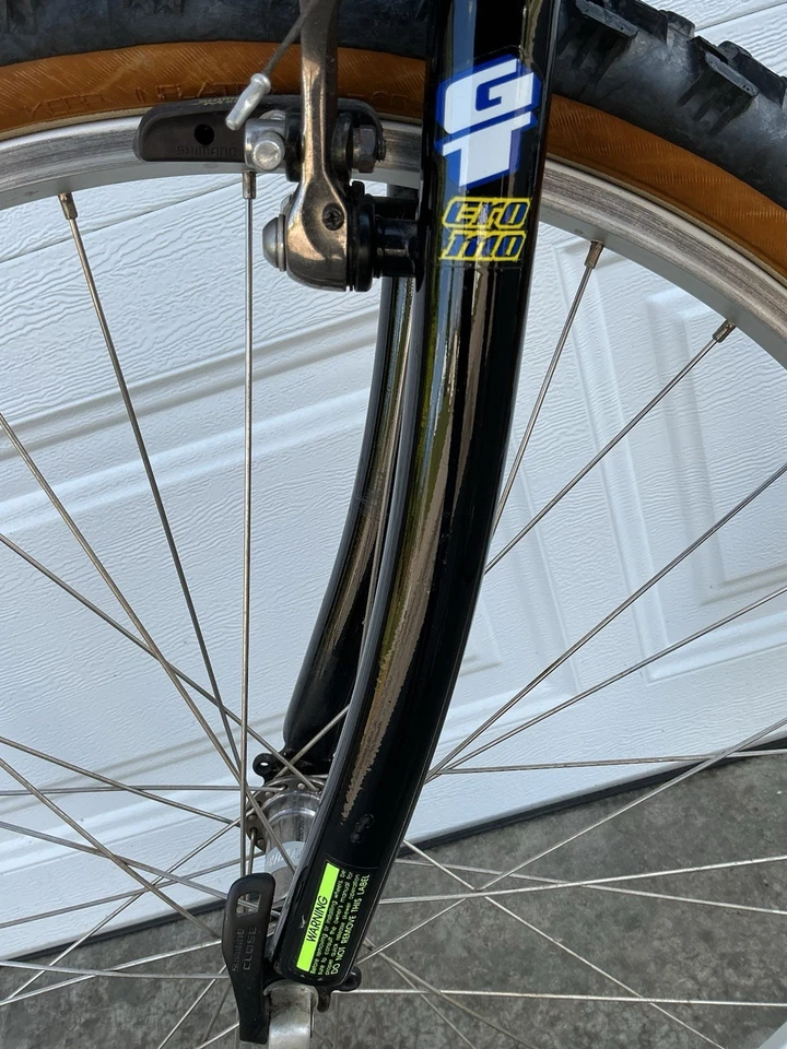 Bicicleta de Montaña GT Tequesta All Terra De Colección Negra Azul Completa Lista para Montar Foto 2 de 4