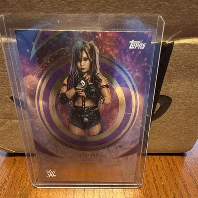 Topps Universe WWE RAW Kairi Sane #36 Serial #340/399 Wrestling Card